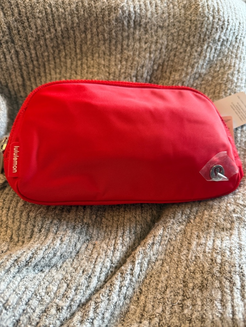 Lululemon TRUE RED BELT BAG!! NWT